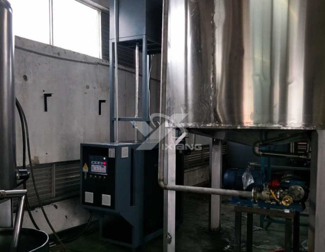 深圳導熱油加工客戶現(xiàn)場——模溫機