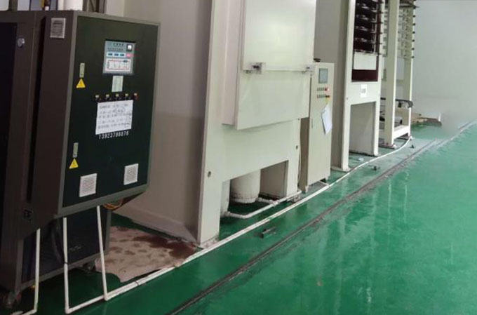 模溫機在注塑設備控溫中的優勢和作用