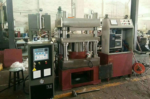 發(fā)泡模溫機對聚氨酯泡沫塑料形成的影響