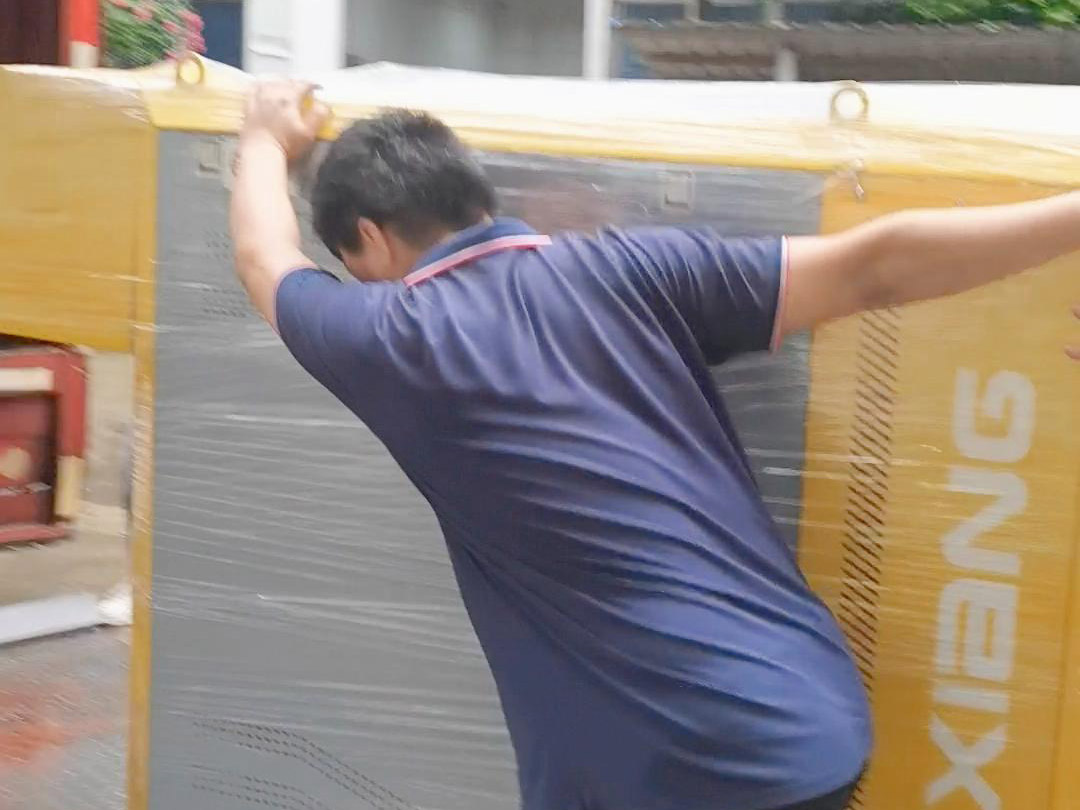 與臺風賽跑，趕在暴風雨來臨前把貨發出去